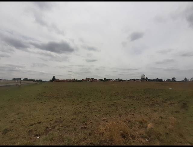 25,990M² VACANT LAND FOR SALE IN RIVERSDALE
